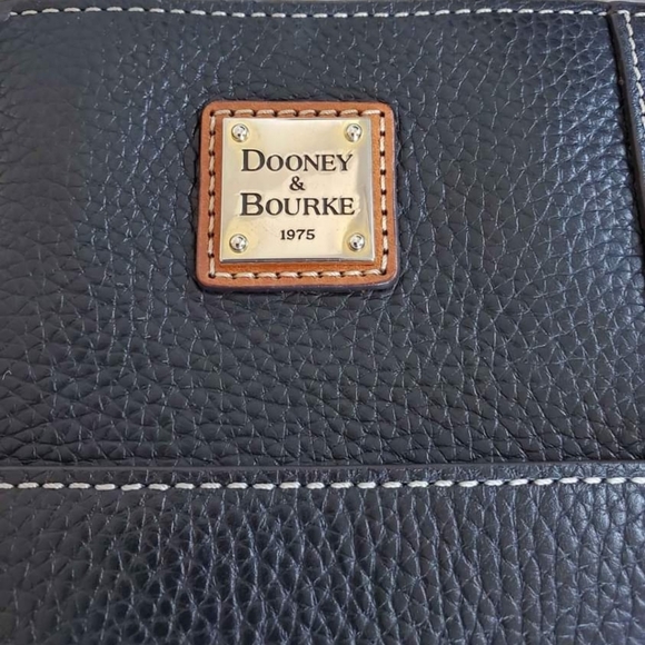 Designer Handbag - Picture 2 of 5